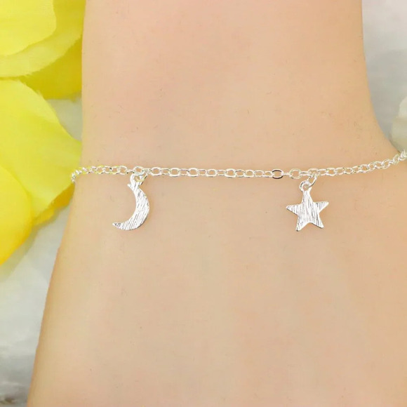 "Minimalist Bracelet, Sleek & Modern Design, Women’s Fashion, YC110261-B - Picture 2 of 10